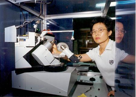 1990년 고체물리화학 실험실 (김성진 교수)