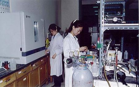 2001년 대학원 분석화학 실험실 (이종목 교수)