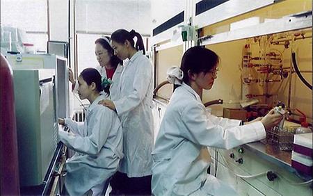 2001년 대학원 생무기 실험실 (남원우 교수)