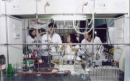 2001년 대학원 유기합성 실험실 (한소엽 교수)