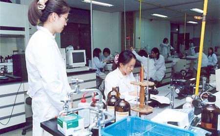 2001년 학부 화학실험기법 실험실